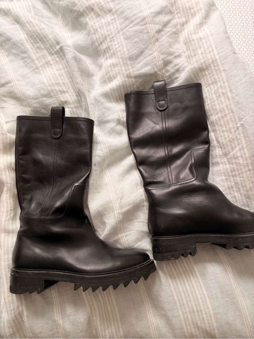 Vero Cupid Black Women's Mid-Calf Leather Boots